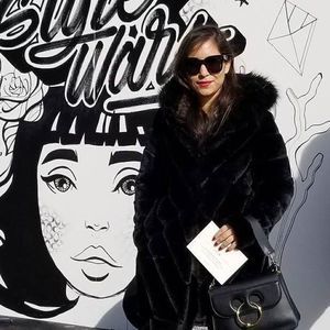 Meet your Posher, Einat